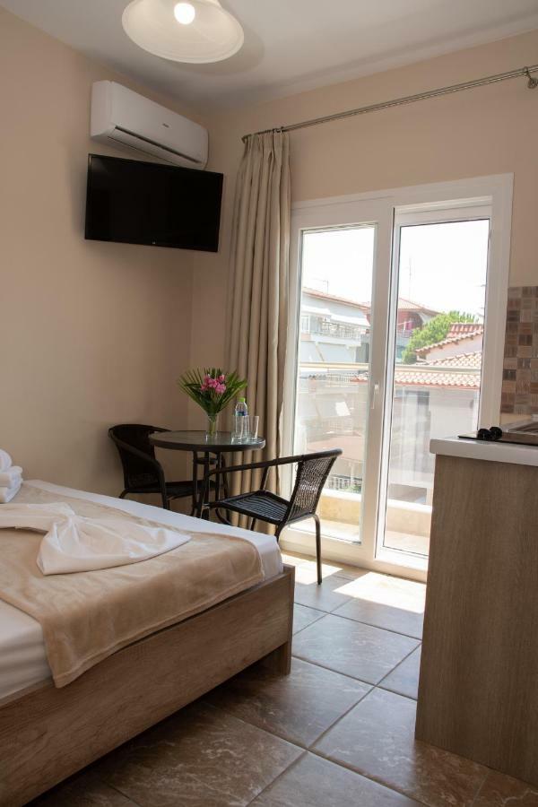 Olympic Coast Apartment Olympiakí Aktí Ngoại thất bức ảnh